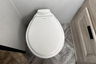 2023 Forest River Sunseeker 3250DSLE   - Photo 30 - Santa Fe Springs, CA 90670