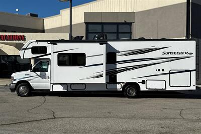 2023 Forest River Sunseeker 3250DSLE   - Photo 7 - Santa Fe Springs, CA 90670