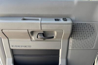 2023 Forest River Sunseeker 3250DSLE   - Photo 11 - Santa Fe Springs, CA 90670