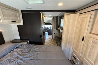 2023 Forest River Sunseeker 3250DSLE   - Photo 38 - Santa Fe Springs, CA 90670