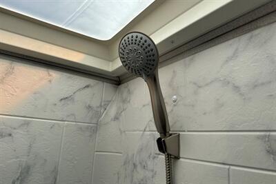 2023 Forest River Sunseeker 3250DSLE   - Photo 32 - Santa Fe Springs, CA 90670