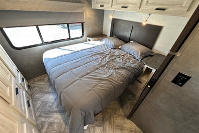 2023 Forest River Sunseeker 3250DSLE   - Photo 33 - Santa Fe Springs, CA 90670