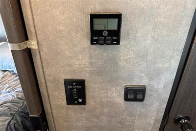 2023 Forest River Sunseeker 3250DSLE   - Photo 37 - Santa Fe Springs, CA 90670