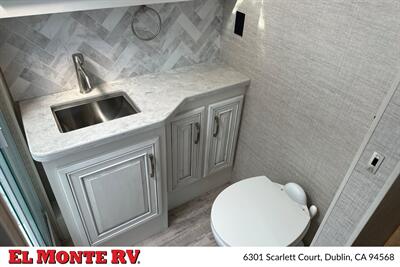 2023 Jayco SENECA 37L   - Photo 28 - Dublin, CA 94568