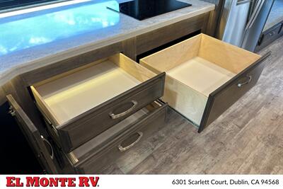 2023 Jayco SENECA 37L   - Photo 23 - Dublin, CA 94568