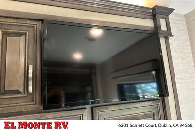 2023 Jayco SENECA 37L   - Photo 37 - Dublin, CA 94568