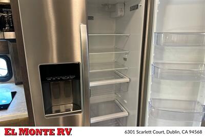 2023 Jayco SENECA 37L   - Photo 24 - Dublin, CA 94568