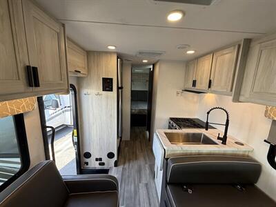 2024 Forest River Sunseeker 2950LE   - Photo 7 - Santa Fe Springs, CA 90670