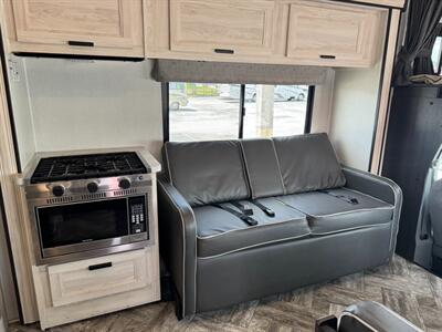 2024 Forest River Sunseeker 3010DS   - Photo 13 - Orlando, FL 32808
