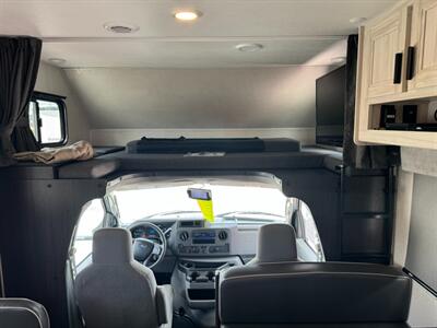 2024 Forest River Sunseeker 3010DS   - Photo 11 - Orlando, FL 32808