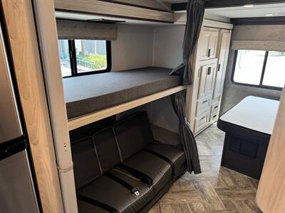2024 Forest River Sunseeker 3010DS   - Photo 18 - Orlando, FL 32808