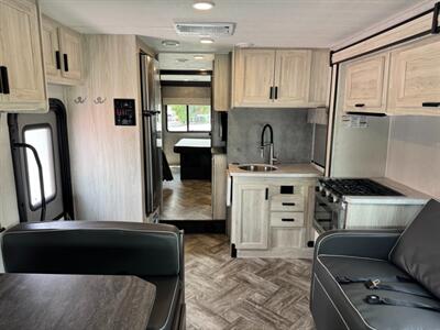 2024 Forest River Sunseeker 3010DS   - Photo 12 - Orlando, FL 32808