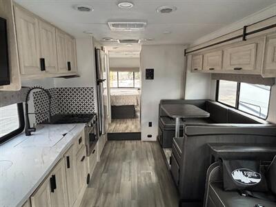 2024 Forest River Sunseeker 3010DS   - Photo 20 - Orlando, FL 32808