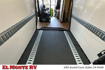 2024 Mission Overland Trail Dog 15FT   - Photo 10 - Dublin, CA 94568