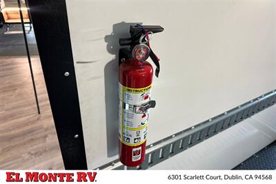 2024 Mission Overland Trail Dog 15FT   - Photo 32 - Dublin, CA 94568