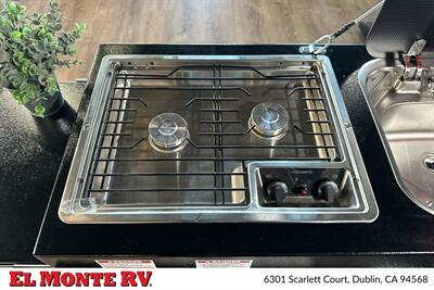 2024 Mission Overland Trail Dog 15FT   - Photo 13 - Dublin, CA 94568