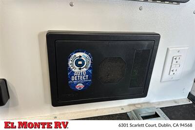 2024 Mission Overland Trail Dog 15FT   - Photo 31 - Dublin, CA 94568