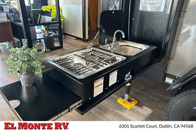 2024 Mission Overland Trail Dog 15FT   - Photo 24 - Dublin, CA 94568