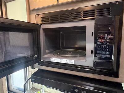 2024 Thor Four Winds 22E   - Photo 28 - Santa Fe Springs, CA 90670