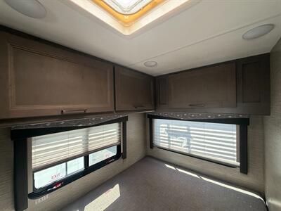 2024 Thor Four Winds 22E   - Photo 40 - Santa Fe Springs, CA 90670