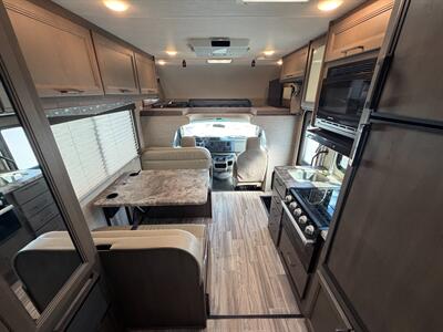 2024 Thor Four Winds 22E   - Photo 43 - Santa Fe Springs, CA 90670