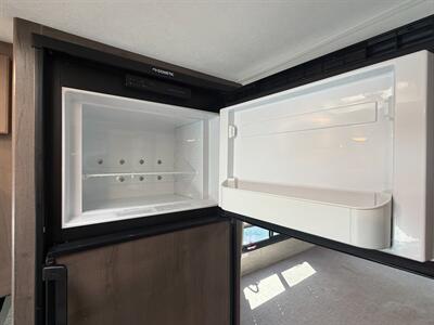 2024 Thor Four Winds 22E   - Photo 29 - Santa Fe Springs, CA 90670