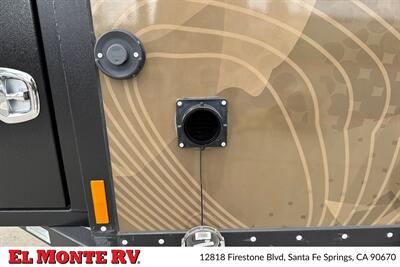 2024 Mission Overland Trail Dog 15FT   - Photo 15 - Santa Fe Springs, CA 90670