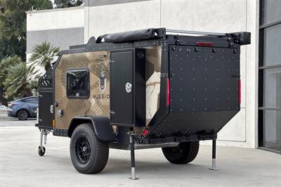 2024 Mission Overland Trail Dog 15FT   - Photo 5 - Santa Fe Springs, CA 90670