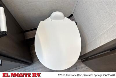 2025 Thor Four Winds 22E   - Photo 31 - Santa Fe Springs, CA 90670