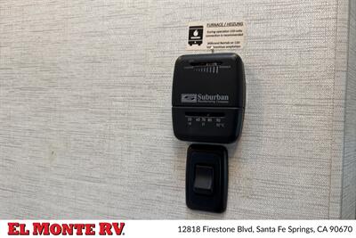 2025 Thor Four Winds 22E   - Photo 36 - Santa Fe Springs, CA 90670