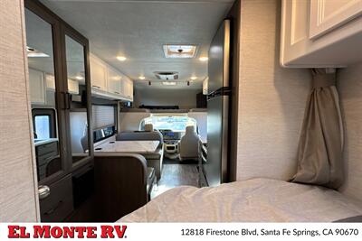 2025 Thor Four Winds 22E   - Photo 37 - Santa Fe Springs, CA 90670