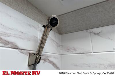 2025 Thor Four Winds 22E   - Photo 33 - Santa Fe Springs, CA 90670