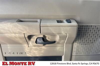 2025 Thor Four Winds 22E   - Photo 11 - Santa Fe Springs, CA 90670