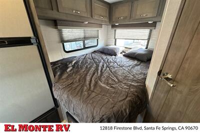 2024 Gulf Stream Conquest 6237   - Photo 34 - Santa Fe Springs, CA 90670