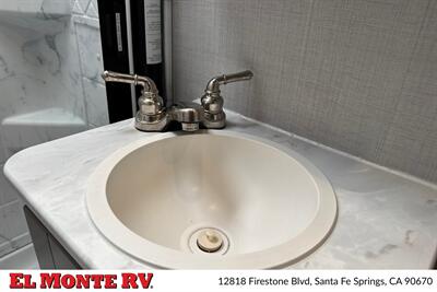 2024 Gulf Stream Conquest 6237   - Photo 30 - Santa Fe Springs, CA 90670