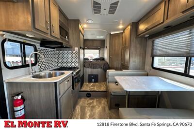 2024 Gulf Stream Conquest 6237   - Photo 13 - Santa Fe Springs, CA 90670