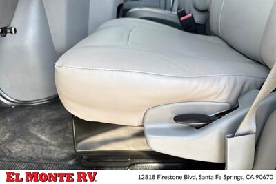 2024 Gulf Stream Conquest 6237   - Photo 12 - Santa Fe Springs, CA 90670