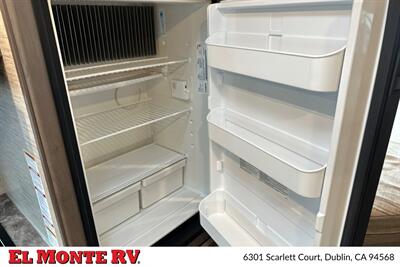 2024 Thor Four Winds 22E   - Photo 24 - Dublin, CA 94568
