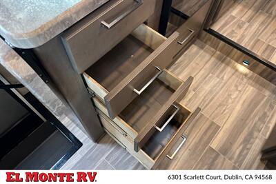 2024 Thor Four Winds 22E   - Photo 23 - Dublin, CA 94568