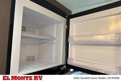 2025 Thor Four Winds 22E   - Photo 27 - Dublin, CA 94568