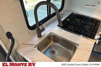 2025 Thor Four Winds 22E   - Photo 19 - Dublin, CA 94568