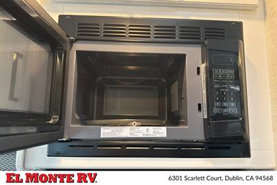 2025 Thor Four Winds 22E   - Photo 22 - Dublin, CA 94568