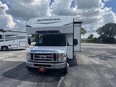 2024 Forest River Sunseeker 2550DSLE   - Photo 27 - Orlando, FL 32808