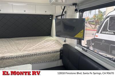 2024 MDC XT16HR FAMILY 22FT   - Photo 12 - Santa Fe Springs, CA 90670