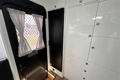 2024 MDC XT16HR FAMILY 22FT   - Photo 15 - Santa Fe Springs, CA 90670