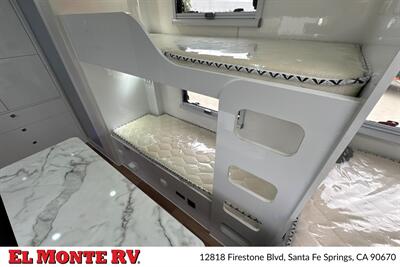 2024 MDC XT16HR FAMILY 22FT   - Photo 24 - Santa Fe Springs, CA 90670