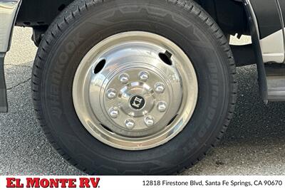 2024 Thor Four Winds 28A   - Photo 53 - Santa Fe Springs, CA 90670