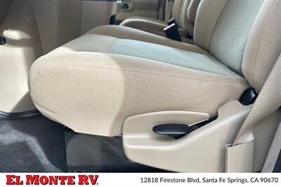 2024 Thor Four Winds 28A   - Photo 12 - Santa Fe Springs, CA 90670