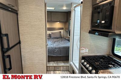 2024 Thor Four Winds 28A   - Photo 26 - Santa Fe Springs, CA 90670