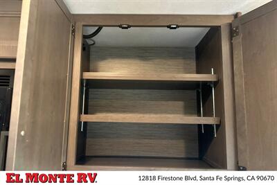 2024 Thor Four Winds 28A   - Photo 21 - Santa Fe Springs, CA 90670